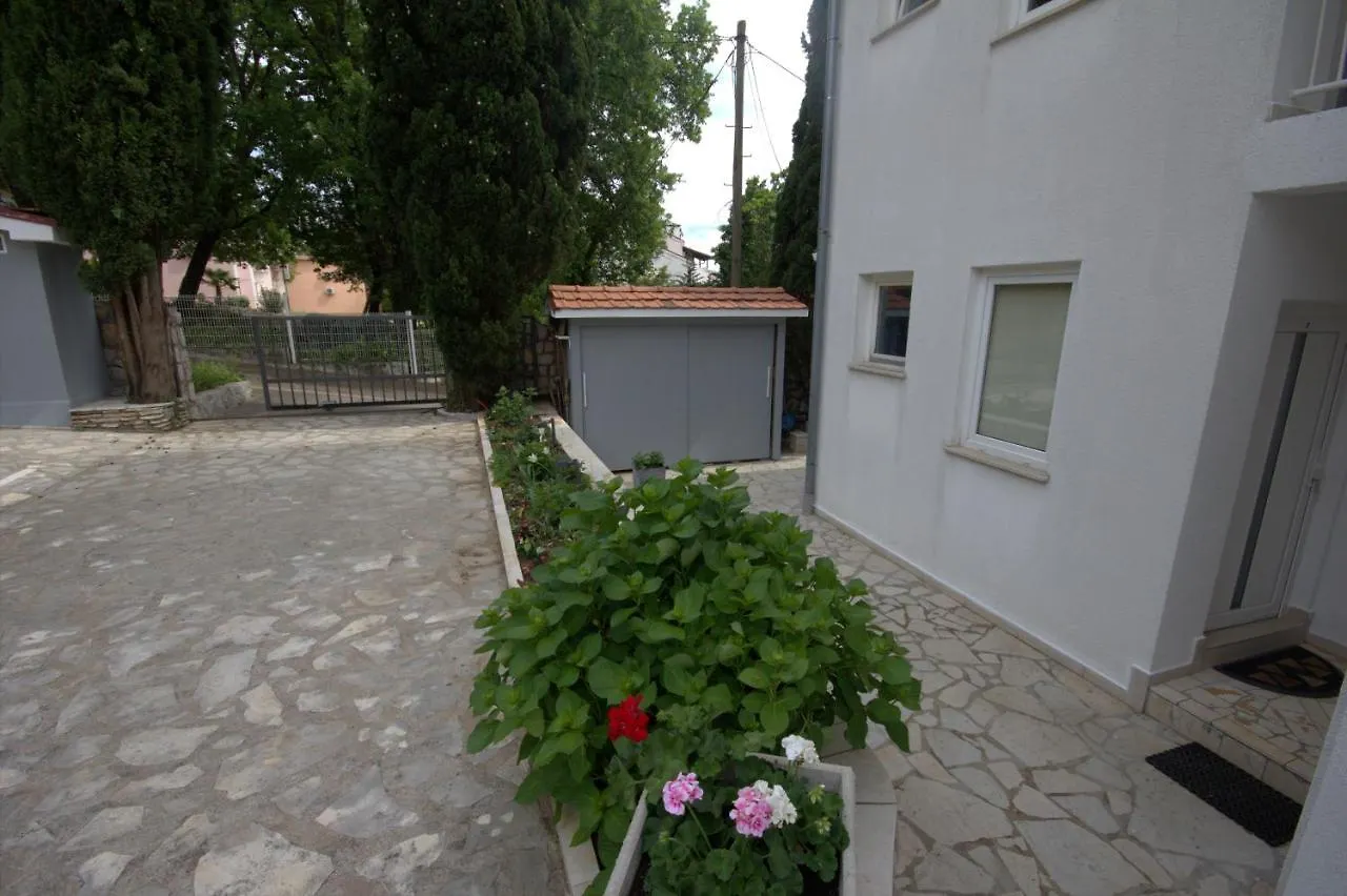 Ivan & Anka Apartments Bojko 셀스